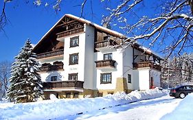 VILLA MEDICA - Ośrodek wypoczynkowy z basenem oraz pełnym wyżywieniem